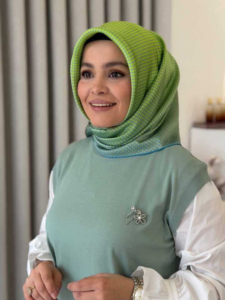 AKER SURA İPEK EŞARP