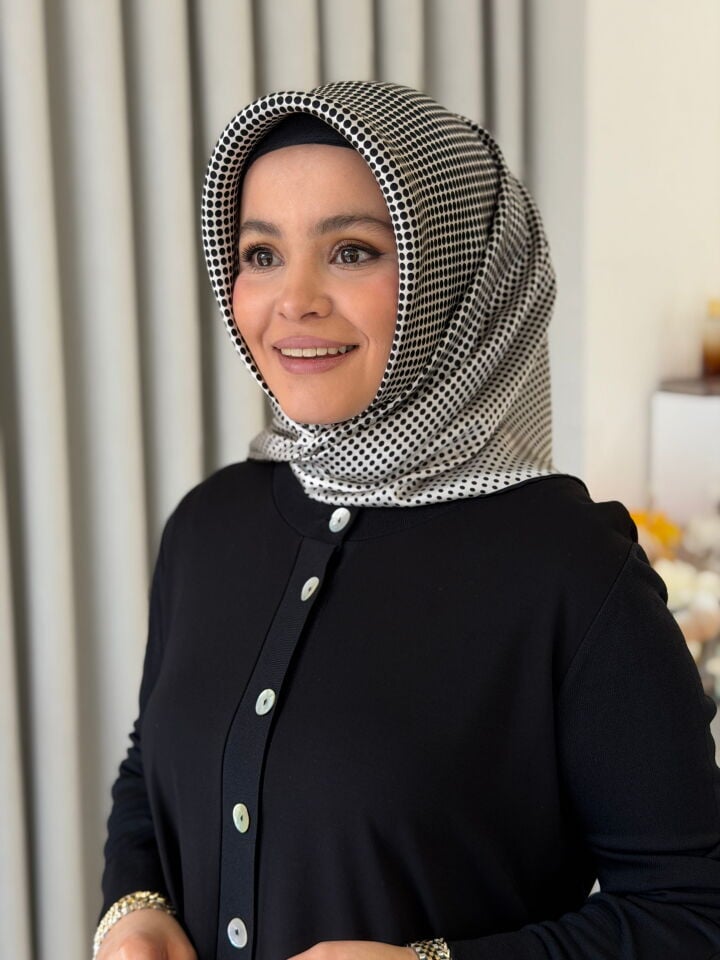 AKER SURA İPEK EŞARP