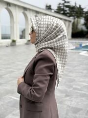 AKER SURA İPEK EŞARP