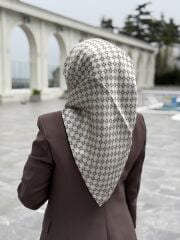 AKER SURA İPEK EŞARP