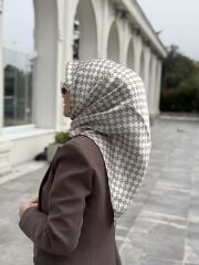 AKER SURA İPEK EŞARP