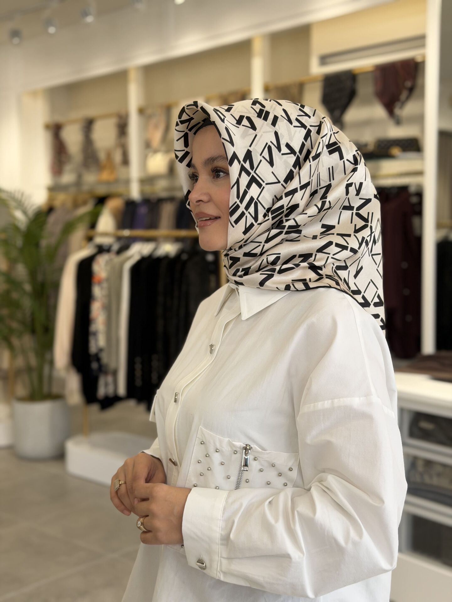 AKER SURA İPEK EŞARP