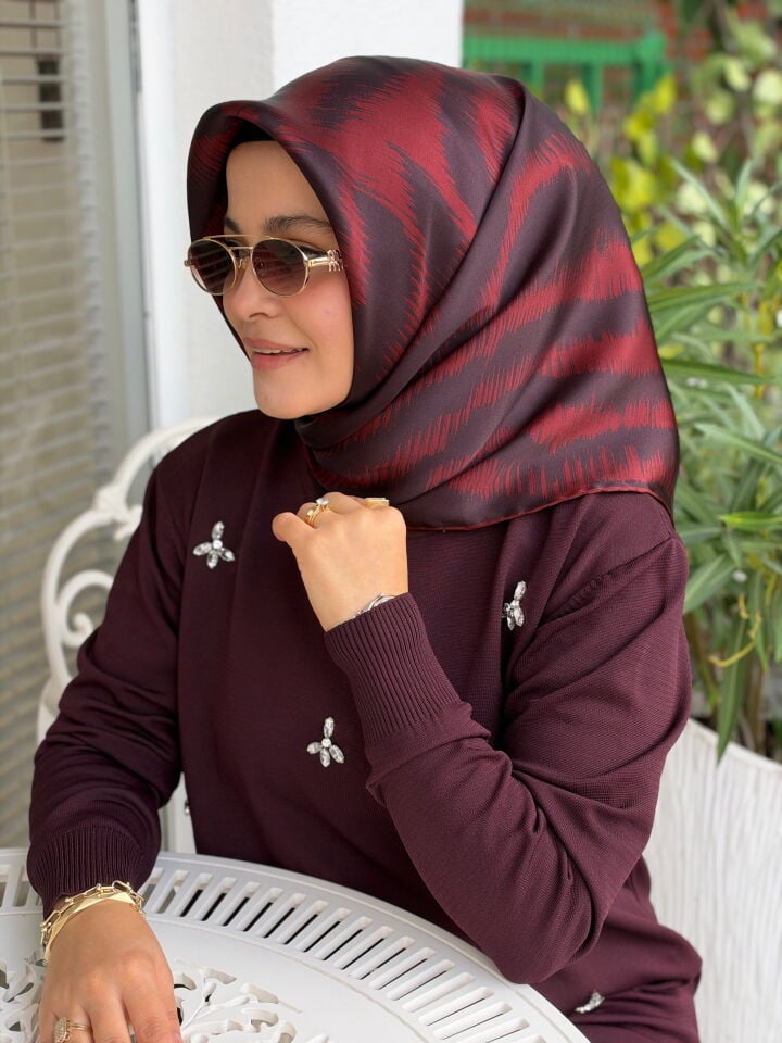 AKER SURA İPEK EŞARP