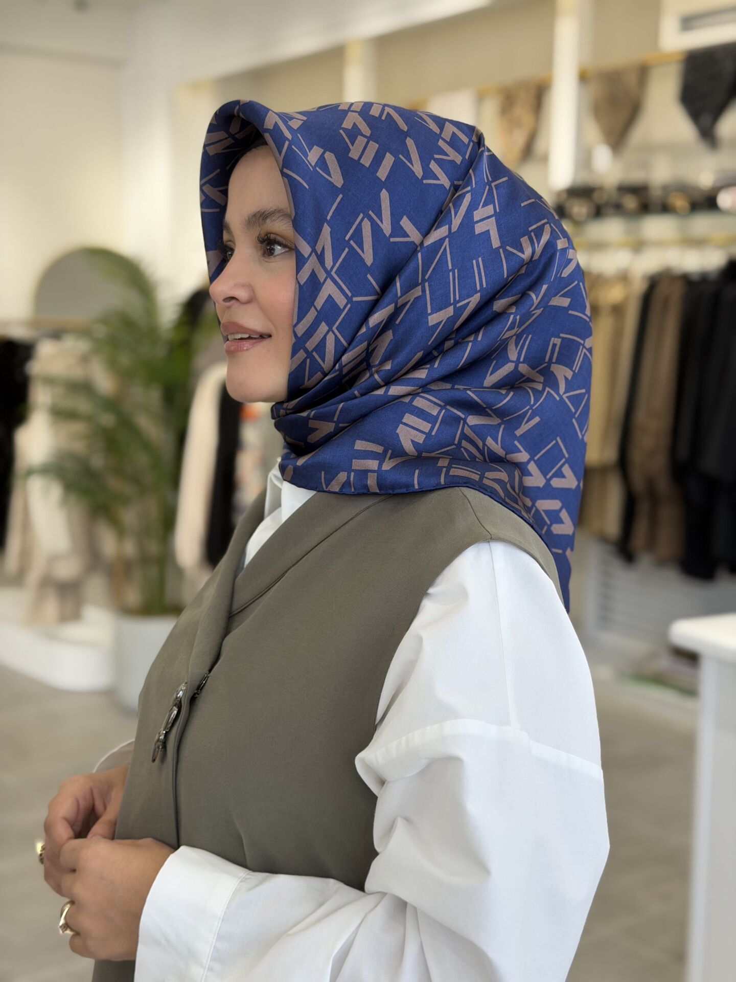 AKER SURA İPEK EŞARP