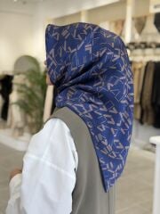 AKER SURA İPEK EŞARP