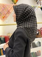 AKER SURA İPEK EŞARP