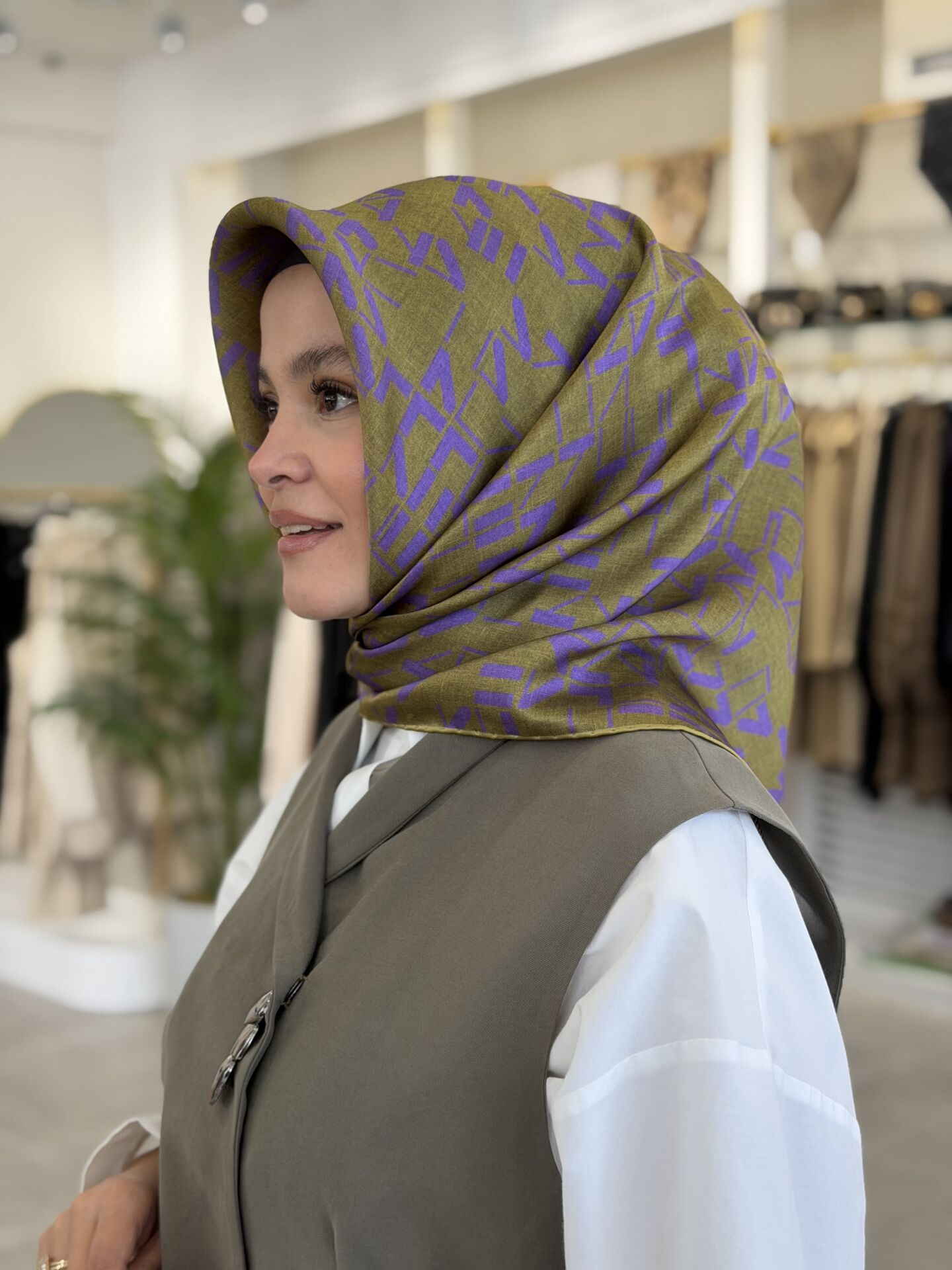 AKER SURA İPEK EŞARP