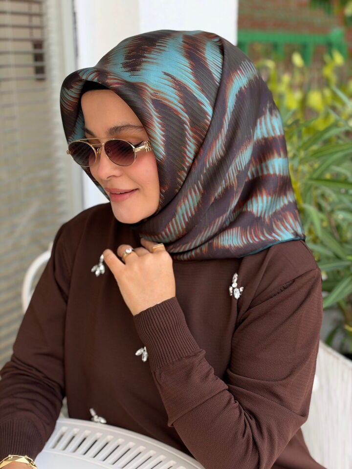 AKER SURA İPEK EŞARP