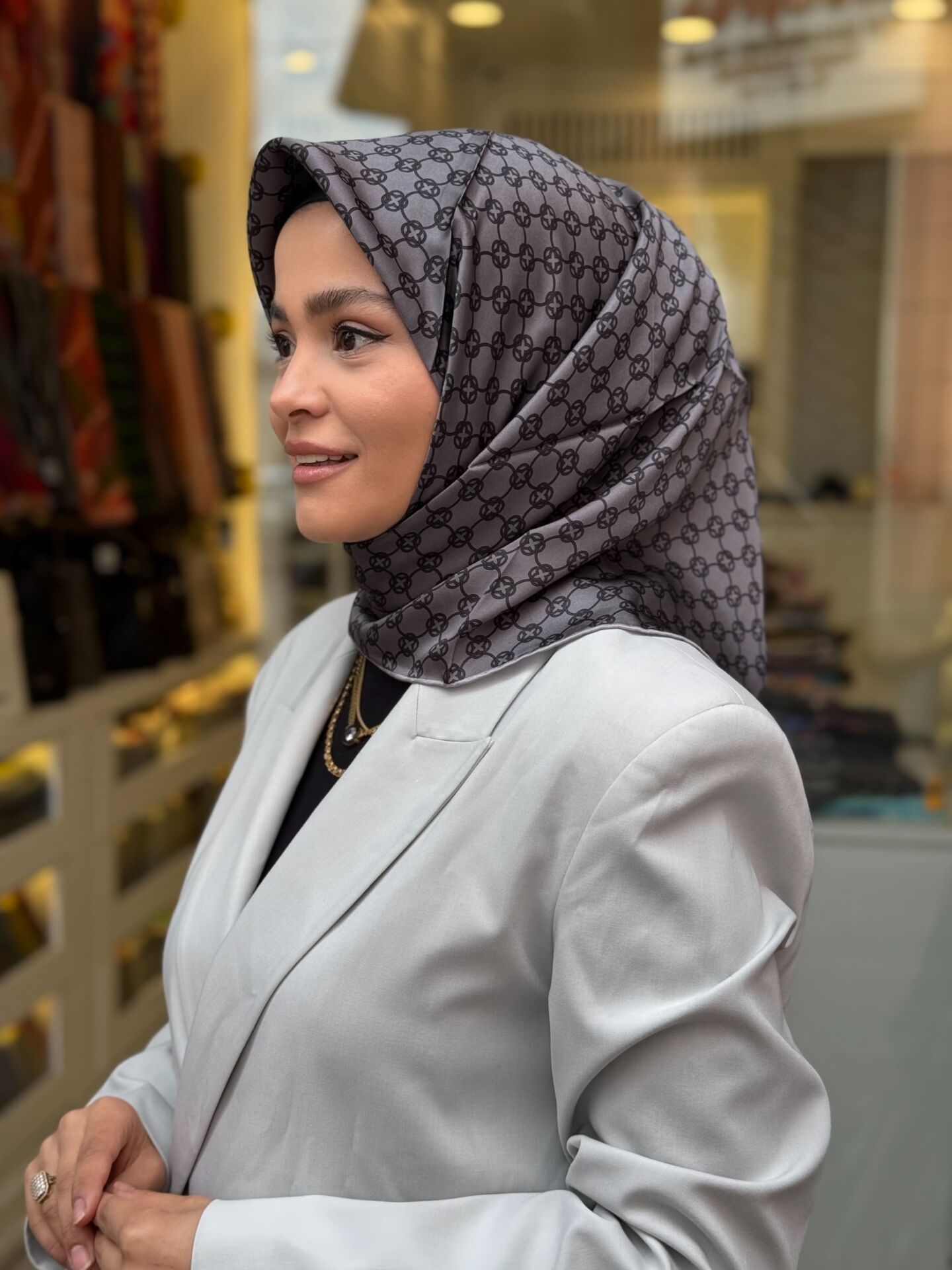 AKER SURA İPEK EŞARP