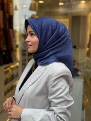 AKER SURA İPEK EŞARP