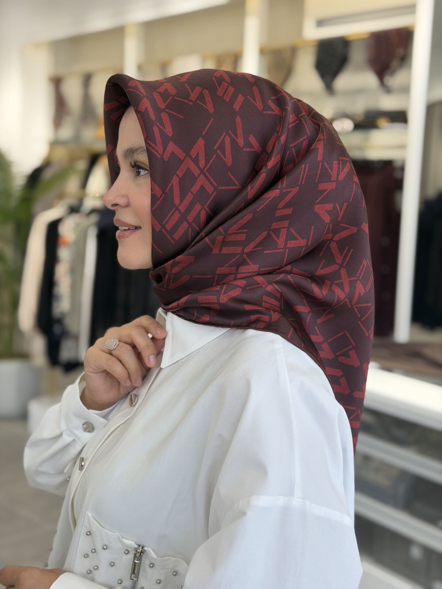 AKER SURA İPEK EŞARP