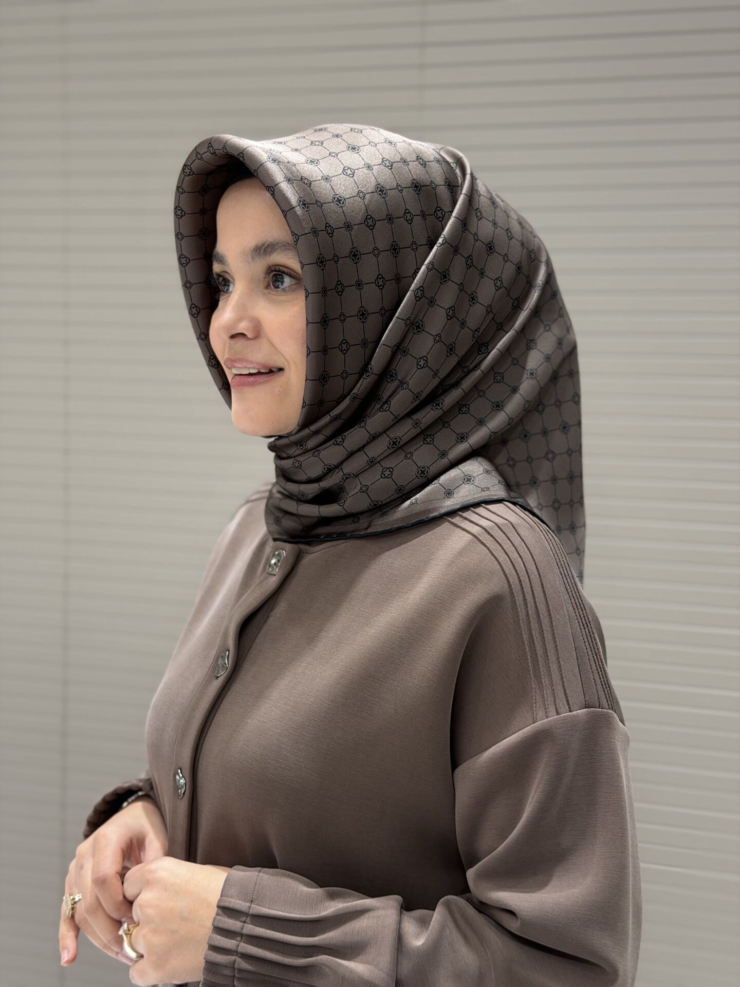 AKER SURA İPEK EŞARP