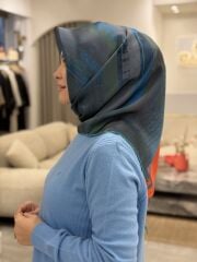 AKER SURA İPEK EŞARP