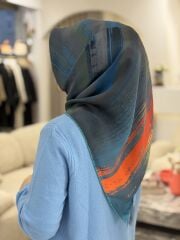 AKER SURA İPEK EŞARP