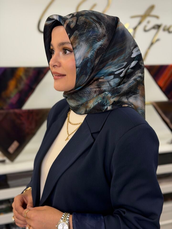 LA BOUTİQUE SURA İPEK EŞARP