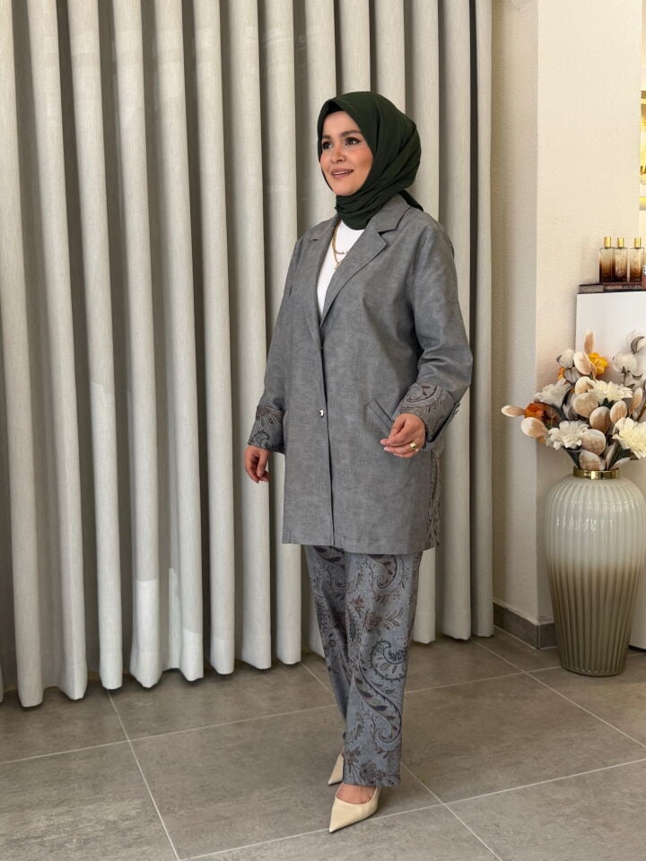 TIĞ TRİKO DESENLİ DENİM PANTOLONLU CEKETLİ TAKIM YEŞİL