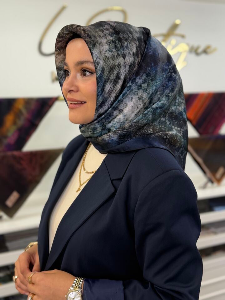 LA BOUTİQUE SURA İPEK EŞARP