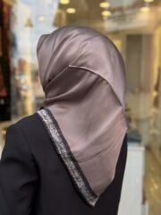 AKER SURA İPEK EŞARP