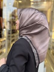 AKER SURA İPEK EŞARP