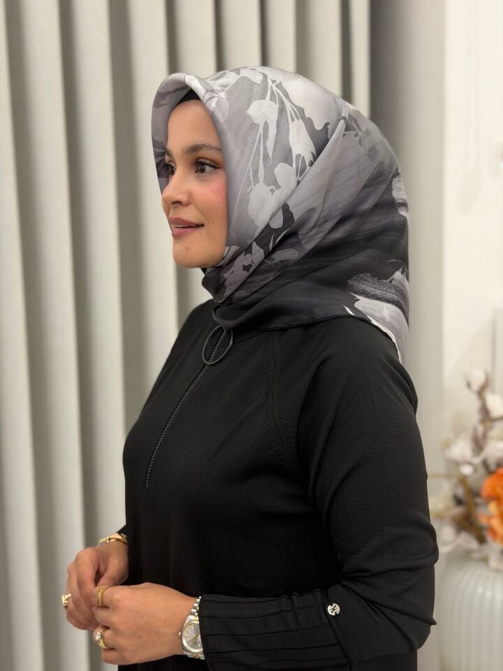 AKER SURA İPEK EŞARP