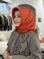 LA BOUTİQUE SURA İPEK EŞARP (ÖN SİPARİŞ)