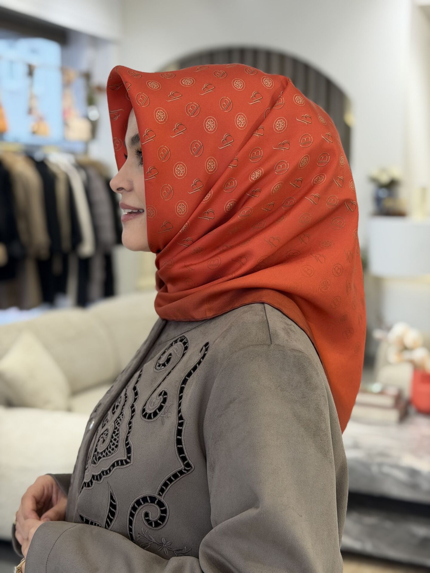 LA BOUTİQUE SURA İPEK EŞARP (ÖN SİPARİŞ)