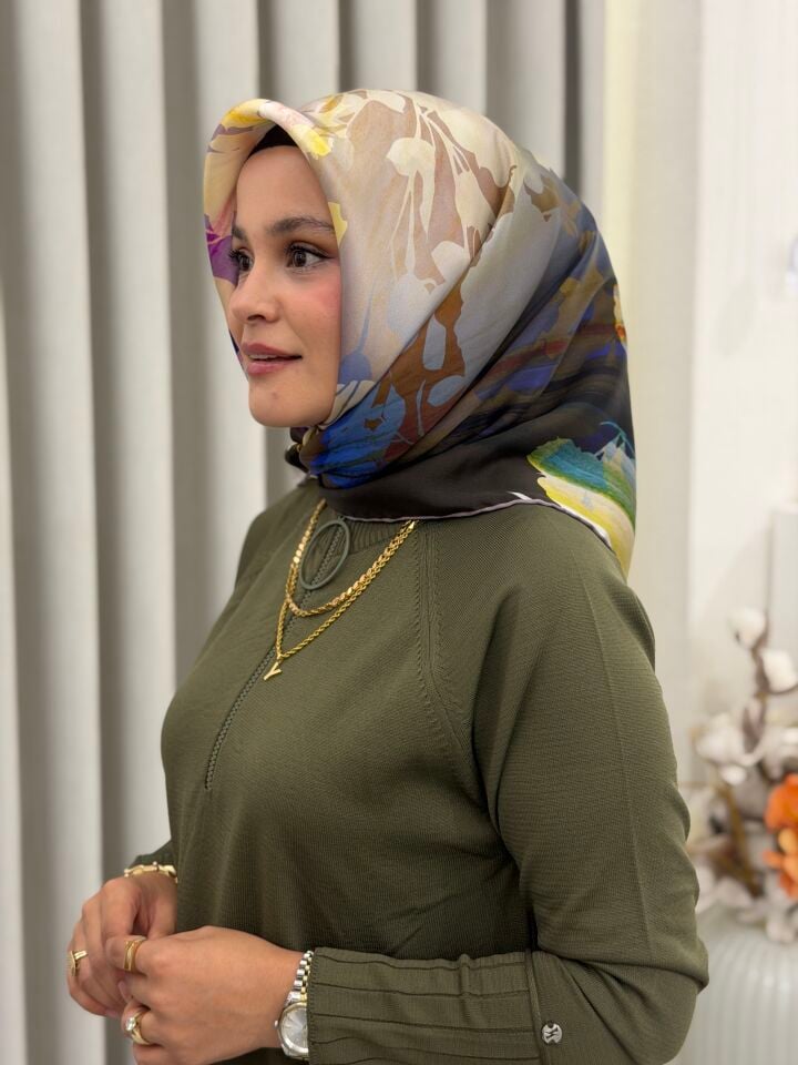 AKER SURA İPEK EŞARP