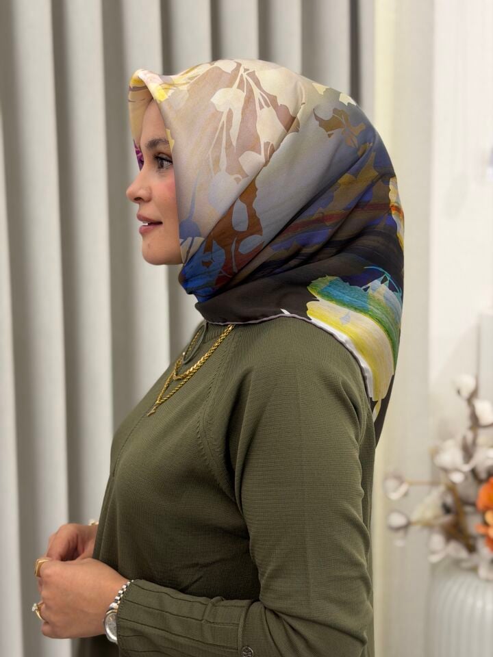 AKER SURA İPEK EŞARP