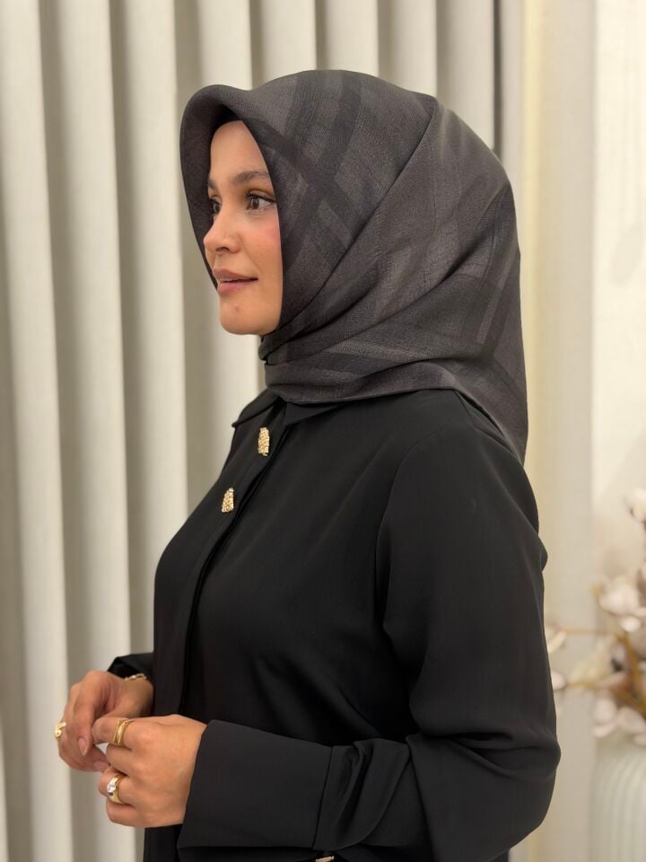 ARMİNE SURA İPEK EŞARP