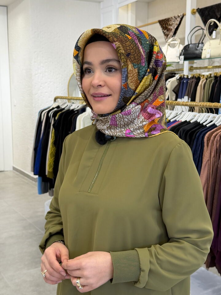 AKER SURA İPEK EŞARP