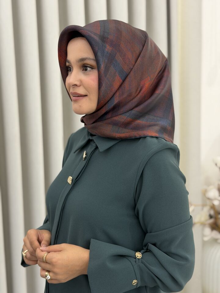 ARMİNE SURA İPEK EŞARP