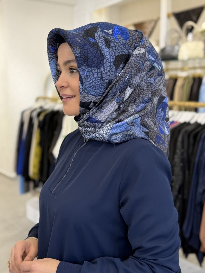 AKER SURA İPEK EŞARP