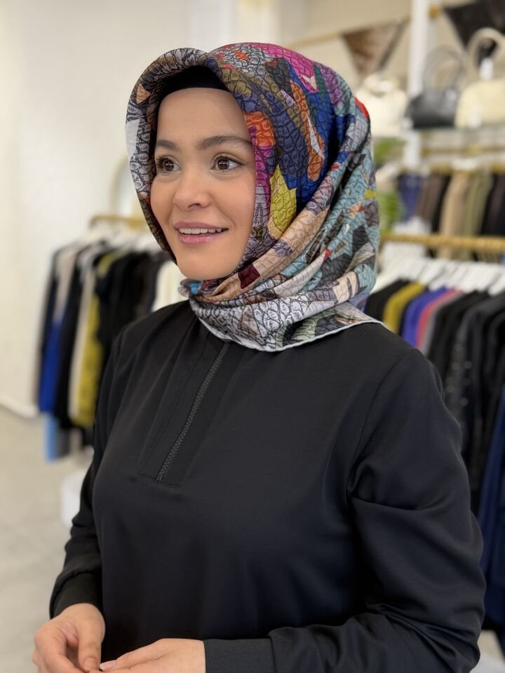 AKER SURA İPEK EŞARP