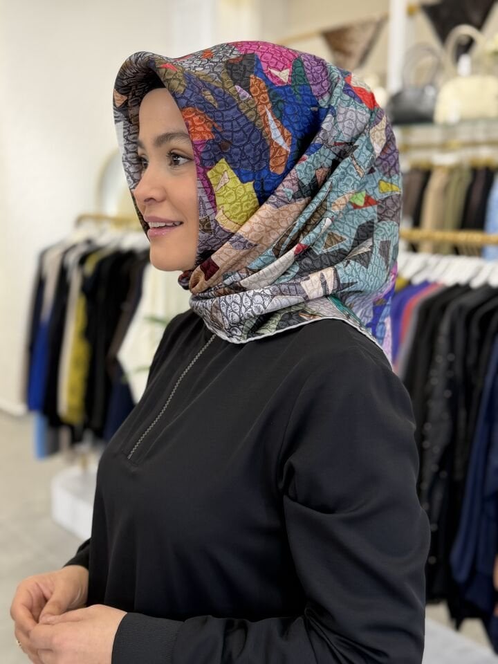 AKER SURA İPEK EŞARP