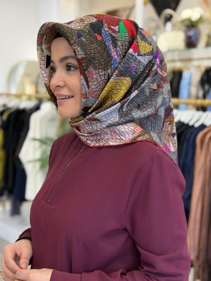 AKER SURA İPEK EŞARP