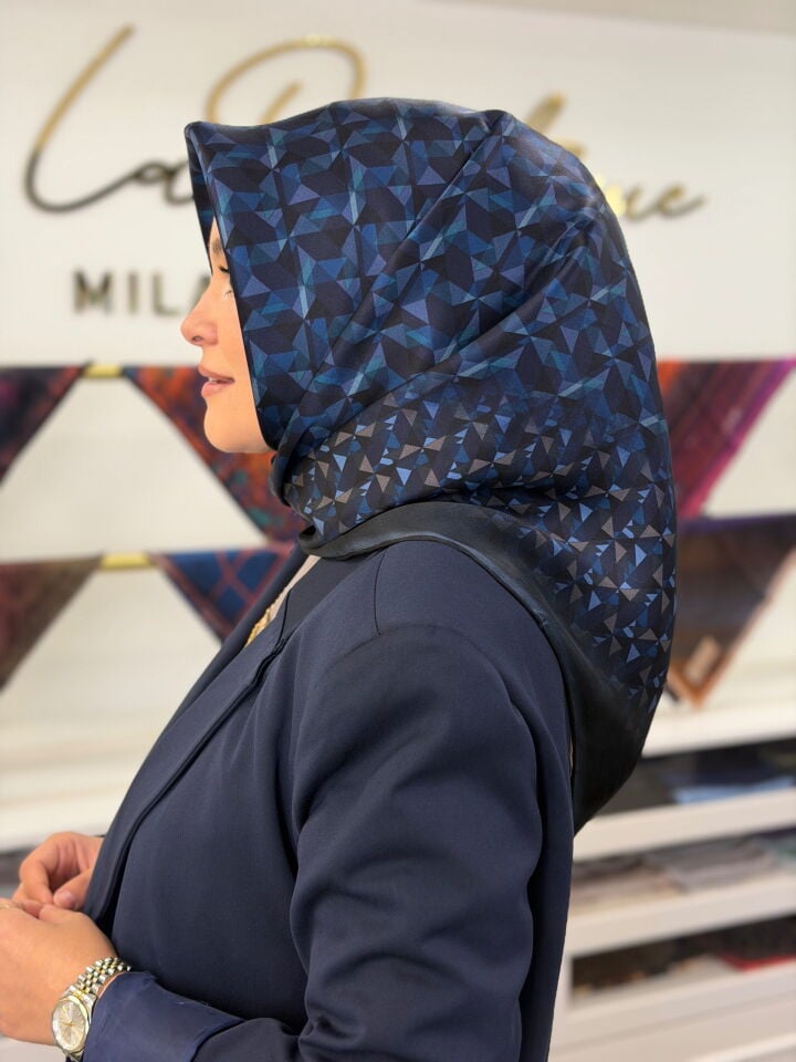 LA BOUTİQUE SURA İPEK EŞARP
