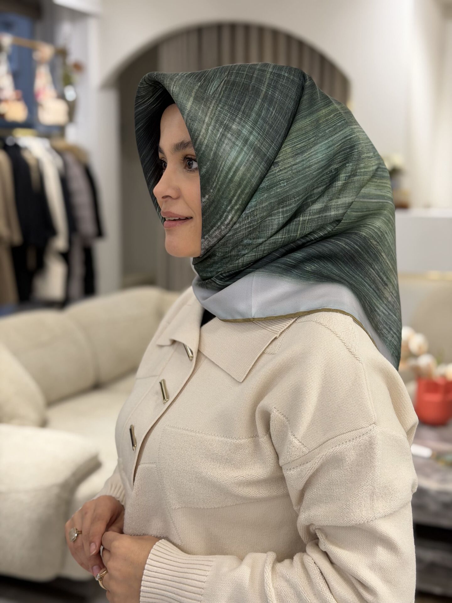 LA BOUTİQUE SURA İPEK EŞARP ( ön sipariş )