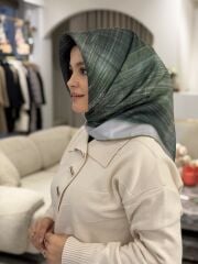 LA BOUTİQUE SURA İPEK EŞARP ( ön sipariş )