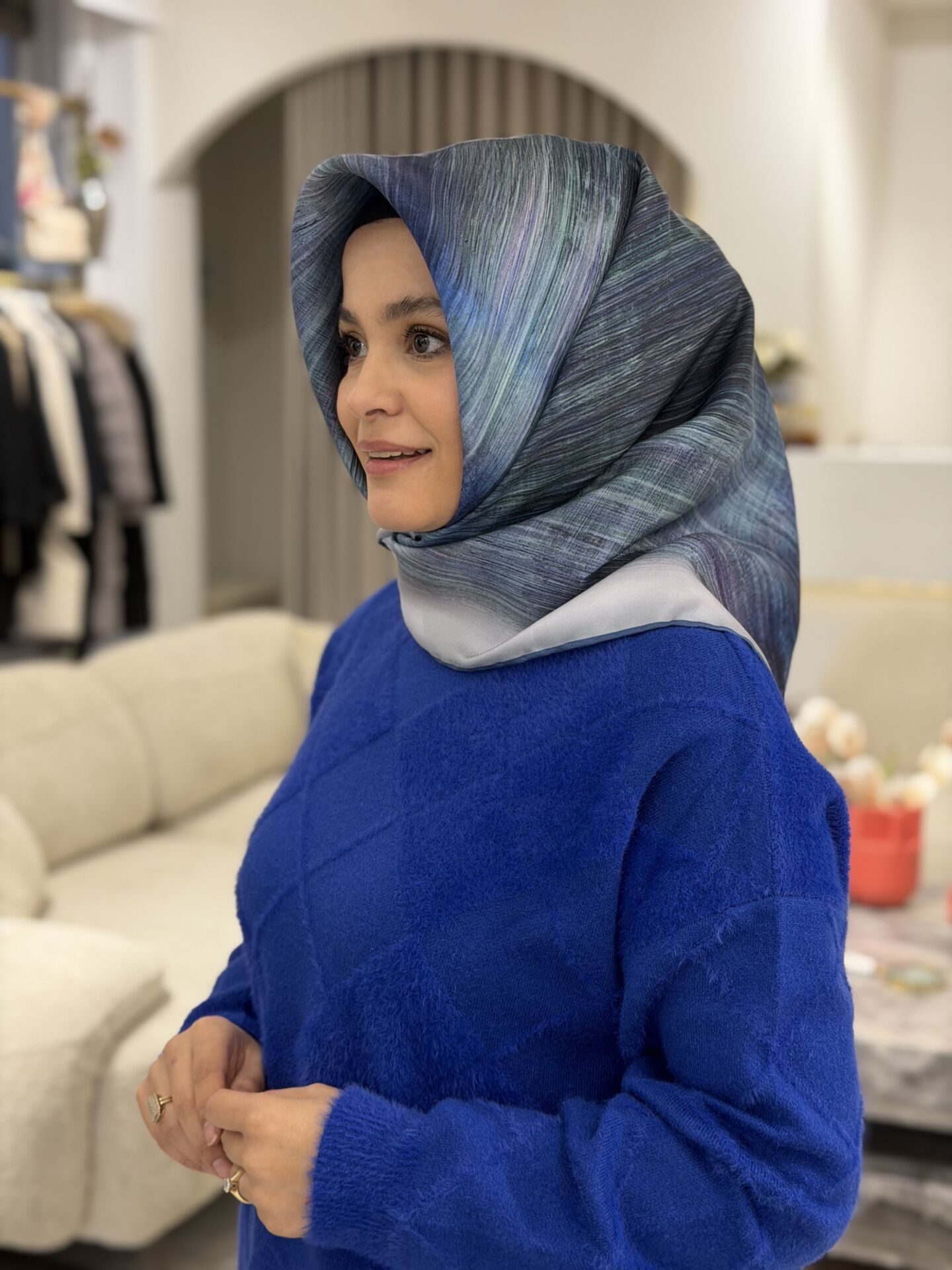 LA BOUTİQUE SURA İPEK EŞARP ( ön sipariş )