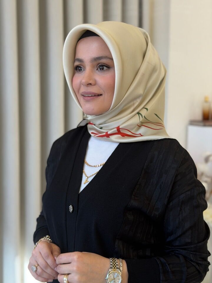 AKER SURA İPEK EŞARP