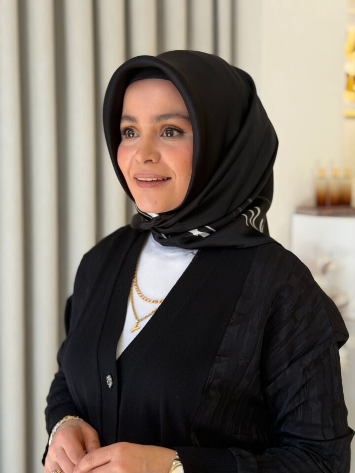 AKER SURA İPEK EŞARP