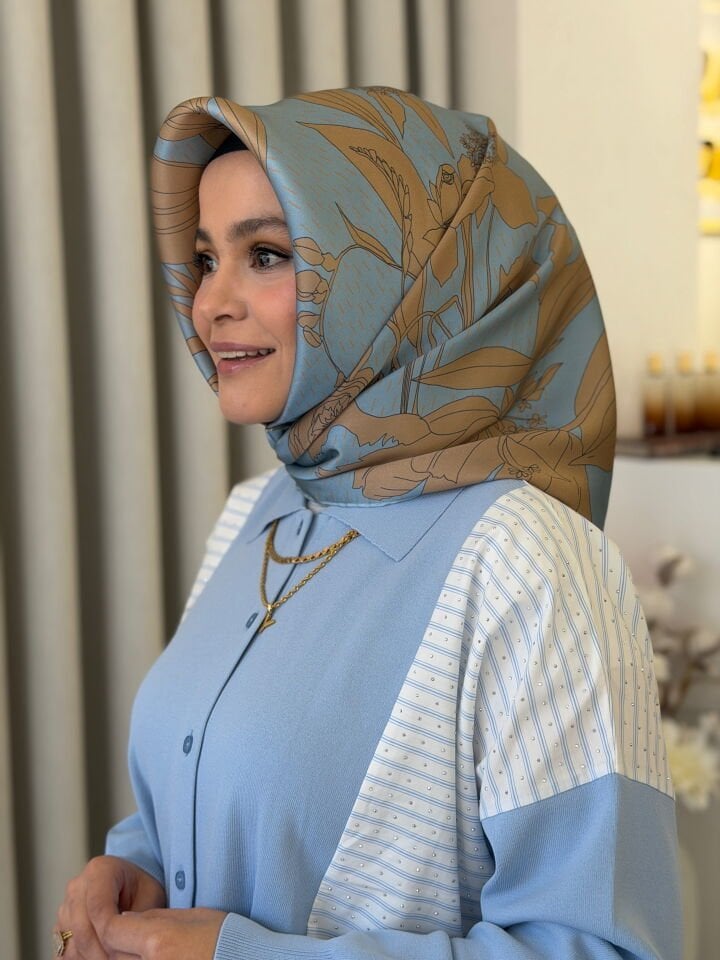 AKER SURA İPEK EŞARP