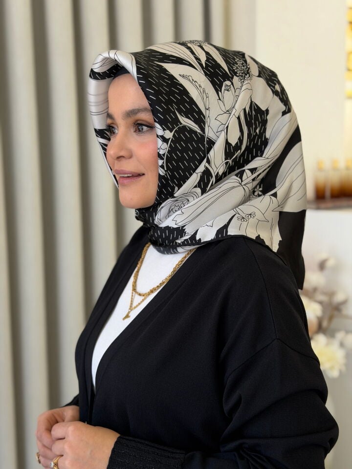 AKER SURA İPEK EŞARP