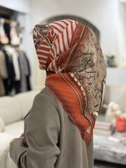 LA BOUTİQUE SURA İPEK EŞARP