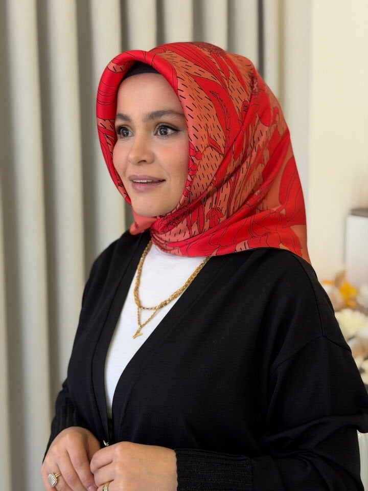 AKER SURA İPEK EŞARP