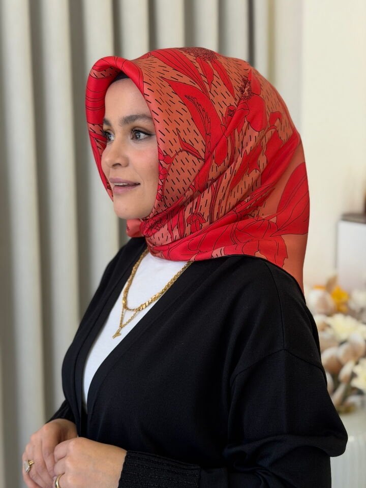 AKER SURA İPEK EŞARP