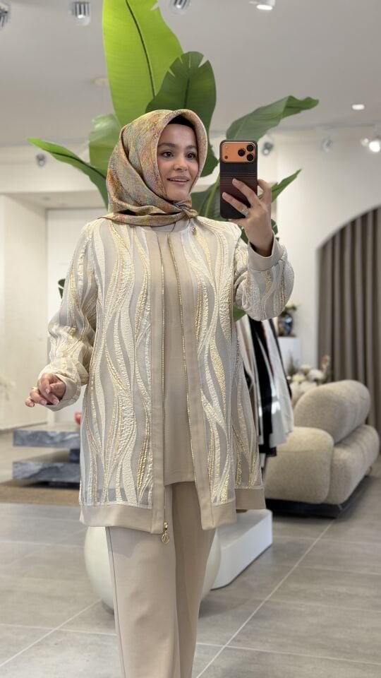 ESRA DAĞLIOĞLU ÜÇLÜ TAKIM TAŞ