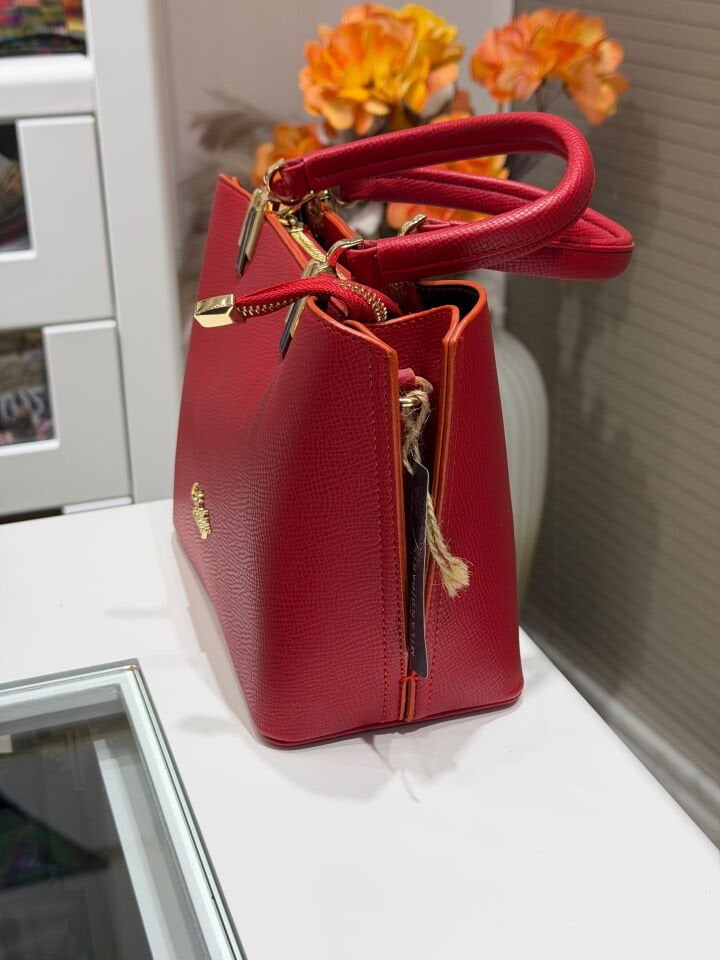 LA BOUTİQUE KIRMIZI ÇANTA