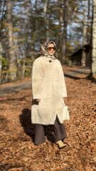 TIĞ TRİKO YAKASI BROŞLU KÜRK KABAN BEJ