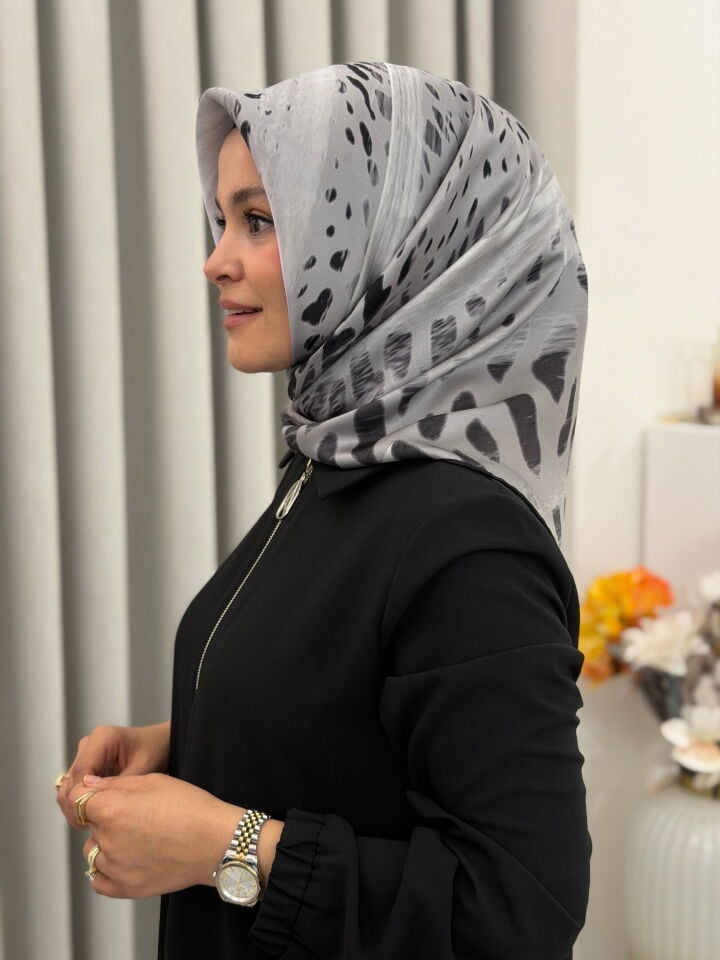 AKER SURA İPEK EŞARP
